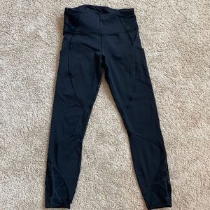Lululemon size 6 7/8 workout leggings
